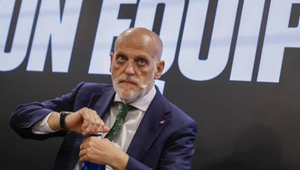 特瓦斯谈西蒙尼和维尼修斯冲突：这都是场上的事，只是小插曲